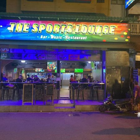 Hotel The Sports Lounge à Pattaya Extérieur photo